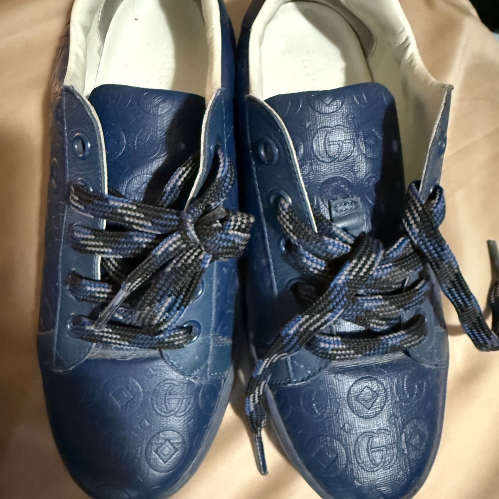 Boys Gucci shoes/sneakers